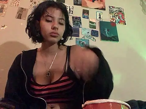 Snapshot of Rubyred2369 chatting on January 30, 2025, 3:33 am Rubyred2369 online show from January 30, 2025, 3:33 am