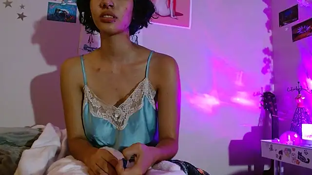 Snapshot of Rubyred2369 chatting on February 25, 2025, 5:19 am Rubyred2369 online show from February 25, 2025, 5:19 am