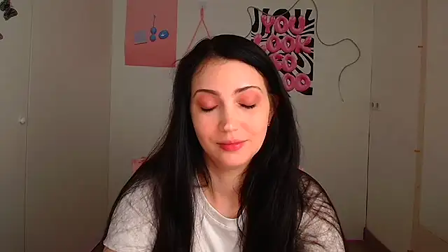 Amalia amor online show from May 17, 2026, 5:38 am
