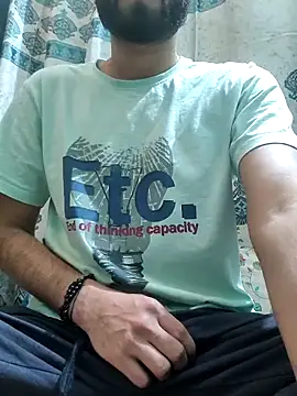 TOPMOON001 online show from February 27, 2025, 7:04 pm