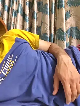 TOPMOON001 online show from March 23, 2026, 6:56 pm