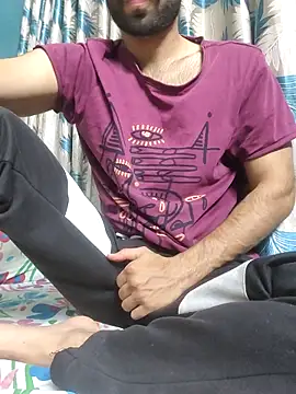 TOPMOON001 online show from April 7, 2026, 7:47 pm