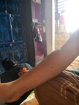 Snapshot of Horny_Desi_Girl chatting on September 21, 2025, 8:27 am Horny Desi Girl online show from September 21, 2025, 8:27 am