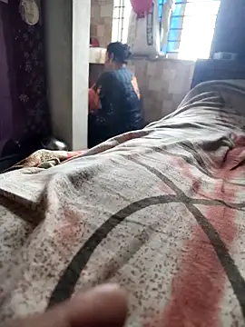 Snapshot of Horny_Desi_Girl chatting on October 8, 2025, 5:38 am Horny Desi Girl online show from October 8, 2025, 5:38 am