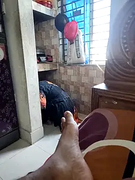 Snapshot of Horny_Desi_Girl chatting on October 14, 2025, 5:19 am Horny Desi Girl online show from October 14, 2025, 5:19 am