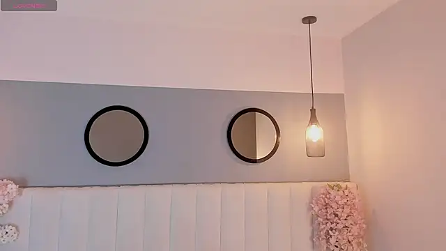 chelsea bolton  online show from March 10, 2026, 12:32 pm