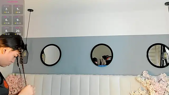 chelsea bolton  online show from March 27, 2026, 12:38 pm