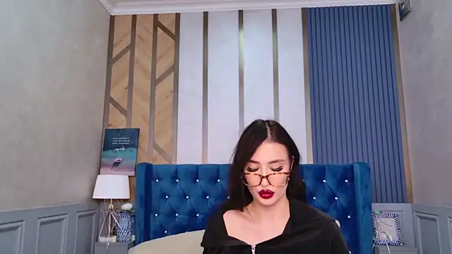 EmmaLawrens online show from February 16, 2025, 12:43 pm