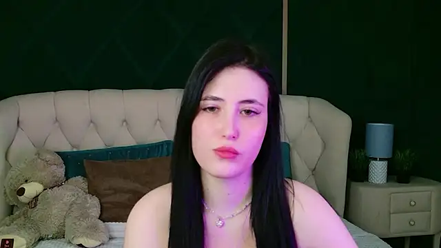 EmmaLawrens online show from March 19, 2026, 10:52 am