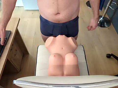 Snapshot of MacPlesure chatting on January 14, 2025, 2:00 pm MacPlesure online show from January 14, 2025, 2:00 pm