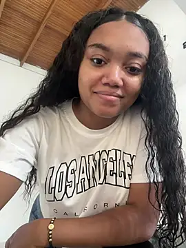 JasmineRose7 online show from April 14, 2026, 11:38 am