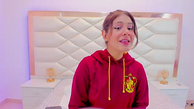 Snapshot of MiaQueen021 chatting on January 25, 2025, 12:16 pm MiaQueen021 online show from January 25, 2025, 12:16 pm