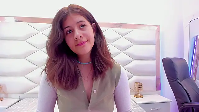 Snapshot of MiaQueen021 chatting on February 4, 2025, 3:36 pm MiaQueen021 online show from February 4, 2025, 3:36 pm