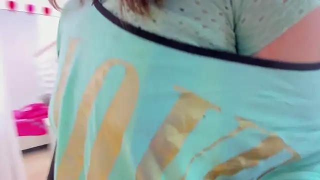 Snapshot of MiaQueen021 chatting on March 13, 2025, 12:35 pm MiaQueen021 online show from March 13, 2025, 12:35 pm