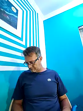 itsmeyes69 online show from January 13, 2025, 2:21 pm