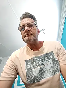 itsmeyes69 online show from January 28, 2025, 2:31 pm