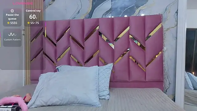 hotiergirl online show from October 16, 2025, 12:39 pm