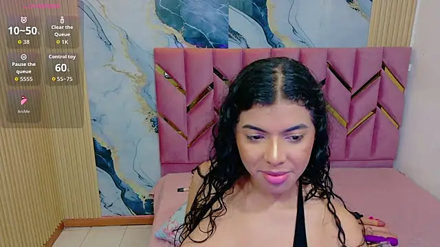 hotiergirl online show from May 18, 2026, 12:00 pm