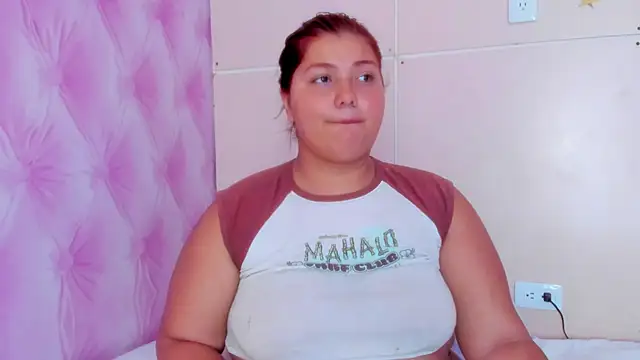 TaniaBellini online show from March 12, 2025, 3:40 pm