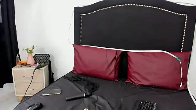 EmmySweett2 online show from March 12, 2026, 1:50 pm