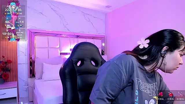 zoes milee online show from November 12, 2025, 10:37 am