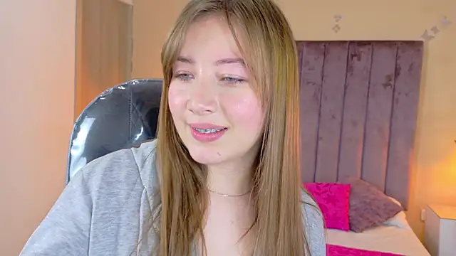 Dahlia Rousse online show from March 5, 2026, 5:03 am