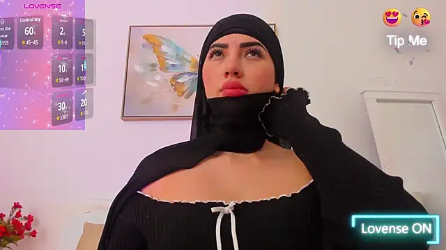 taylorsmiiith  online show from December 3, 2025, 8:18 pm