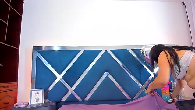 LucineArias online show from February 26, 2025, 11:26 pm