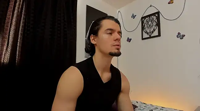 Snapshot of maxi_styles chatting on February 7, 2025, 8:10 pm maxi styles online show from February 7, 2025, 8:10 pm