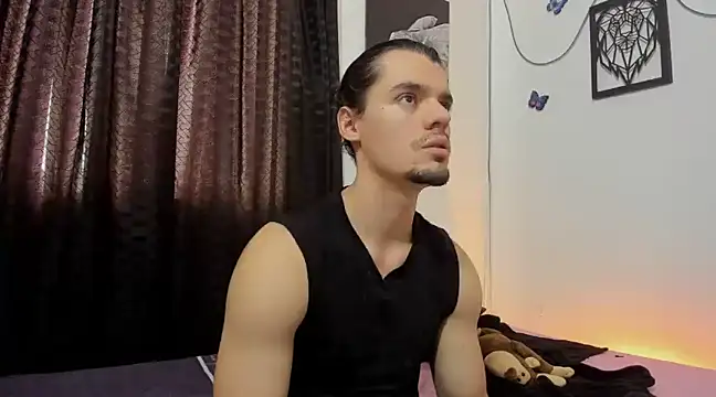 Snapshot of maxi_styles chatting on March 18, 2025, 8:59 pm maxi styles online show from March 18, 2025, 8:59 pm