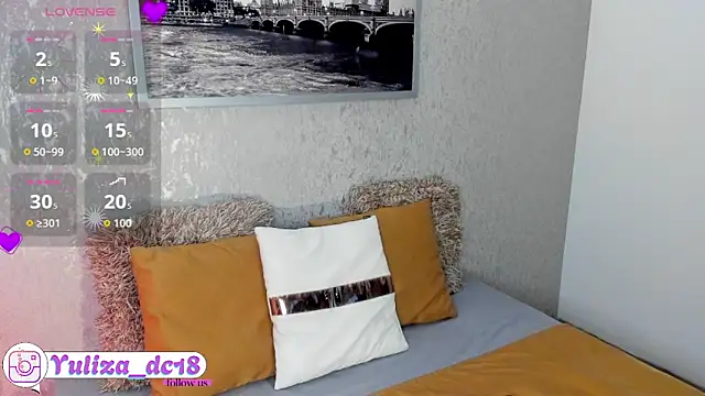 Luxury Woman online show from December 16, 2025, 3:55 am