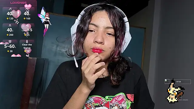 Lovelyamyy online show from November 7, 2025, 1:11 pm