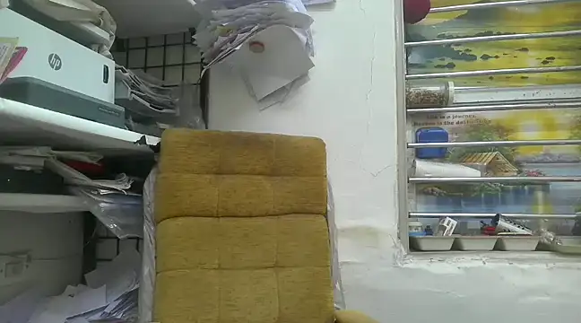 Snapshot of cute_modell chatting on February 19, 2025, 6:33 am cute modell online show from February 19, 2025, 6:33 am