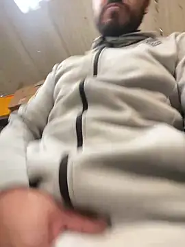 leonardohot1987 online show from March 7, 2025, 7:05 pm