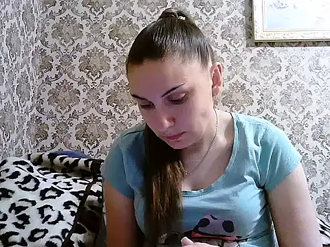 Yuliia30 online show from May 21, 2026, 4:47 pm