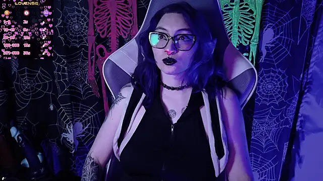 Kimlennox  online show from March 10, 2026, 1:49 pm