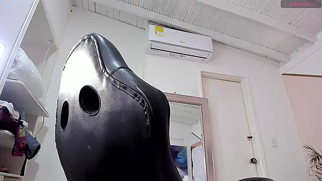 Snapshot of renatarussel chatting on January 15, 2025, 7:01 pm renatarussel online show from January 15, 2025, 7:01 pm