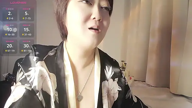 Hey-Cute online show from February 18, 2025, 9:09 pm