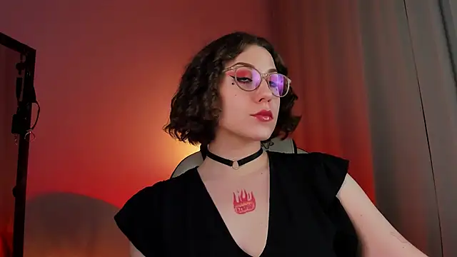 Eva Moss  online show from March 15, 2025, 9:49 pm