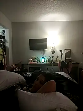 AQuickPhyx online show from February 23, 2025, 4:46 pm