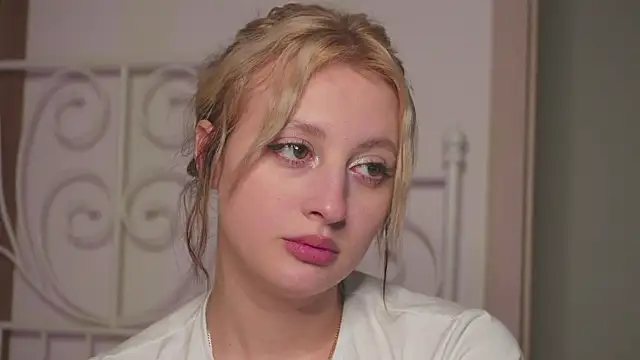 milasmiu online show from January 24, 2025, 6:35 pm