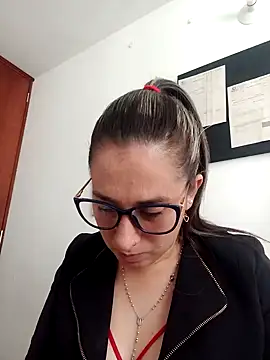 CHARLOTTE 1711 online show from January 22, 2025, 4:44 pm