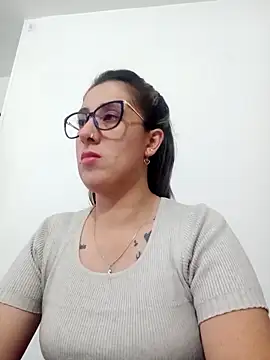 CHARLOTTE 1711 online show from February 16, 2025, 11:05 pm