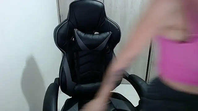 Princezzlove3 online show from February 21, 2025, 12:05 am