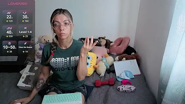 Snapshot of Princezzlove3 chatting on February 13, 2026, 12:56 pm Princezzlove3 online show from February 13, 2026, 12:56 pm