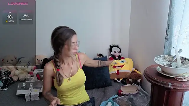 Snapshot of Princezzlove3 chatting on February 14, 2026, 1:52 pm Princezzlove3 online show from February 14, 2026, 1:52 pm