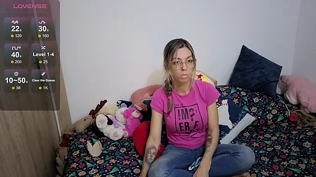 Snapshot of Princezzlove3 chatting on March 3, 2026, 12:44 pm Princezzlove3 online show from March 3, 2026, 12:44 pm