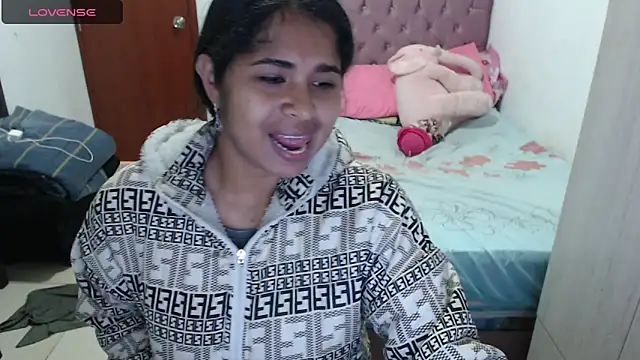 july-feria online show from October 15, 2025, 7:03 pm