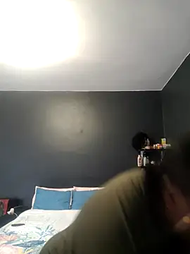 omalicha98 online show from April 2, 2026, 1:20 pm