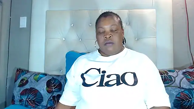 omalicha98 online show from April 3, 2026, 7:17 am